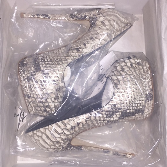 Giuseppe Zanotti Super Sharon Python Heel - Picture 5 of 5